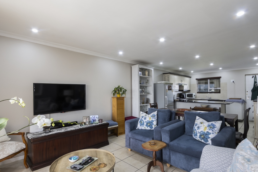 To Let 2 Bedroom Property for Rent in Heritage Park Western Cape